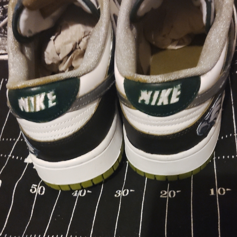 Custom Eagle Dunks - Picture 4 of 6
